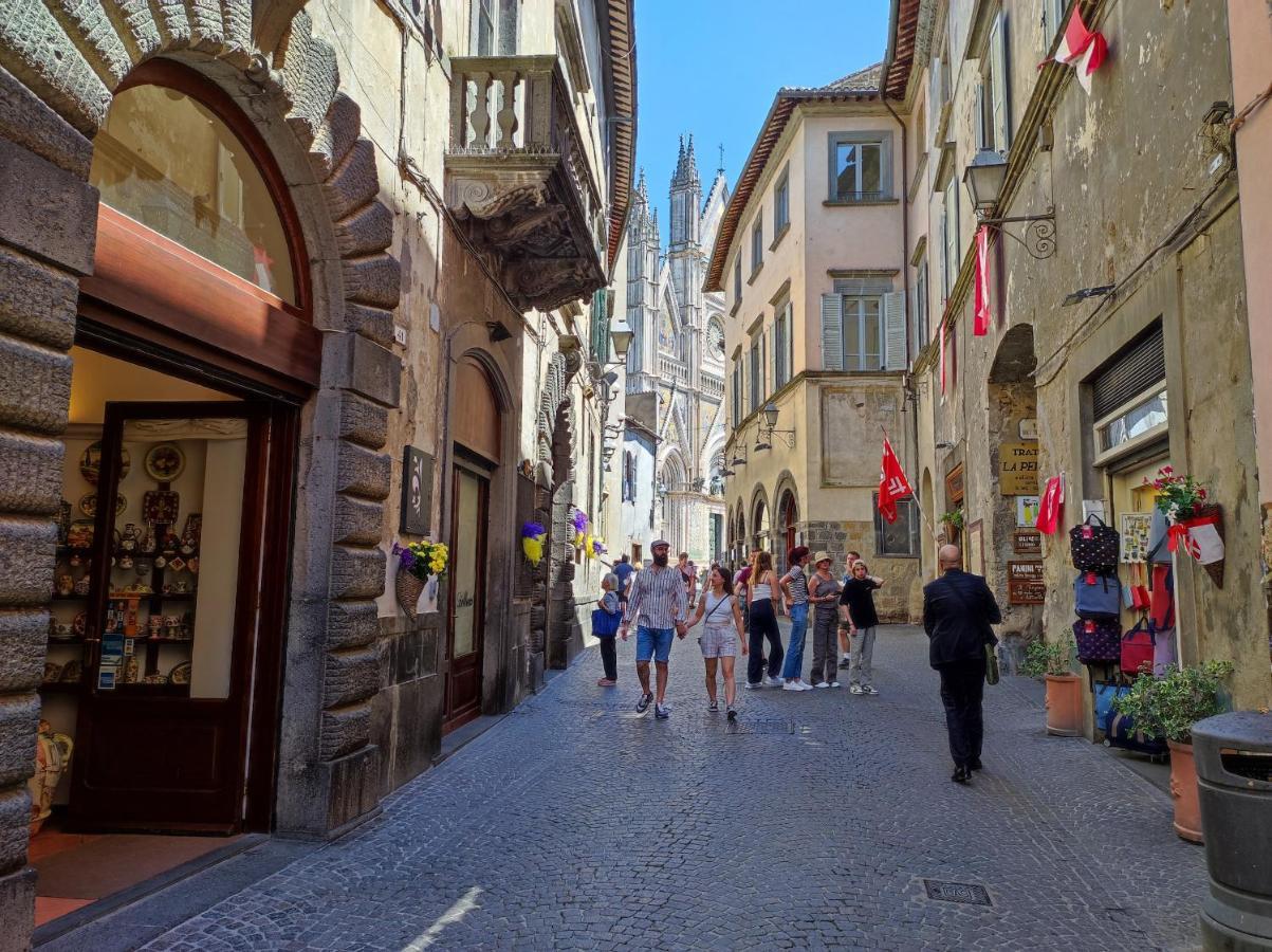 Elegante Loft A Orvieto Centro " Carvajal Rooms" Buitenkant foto